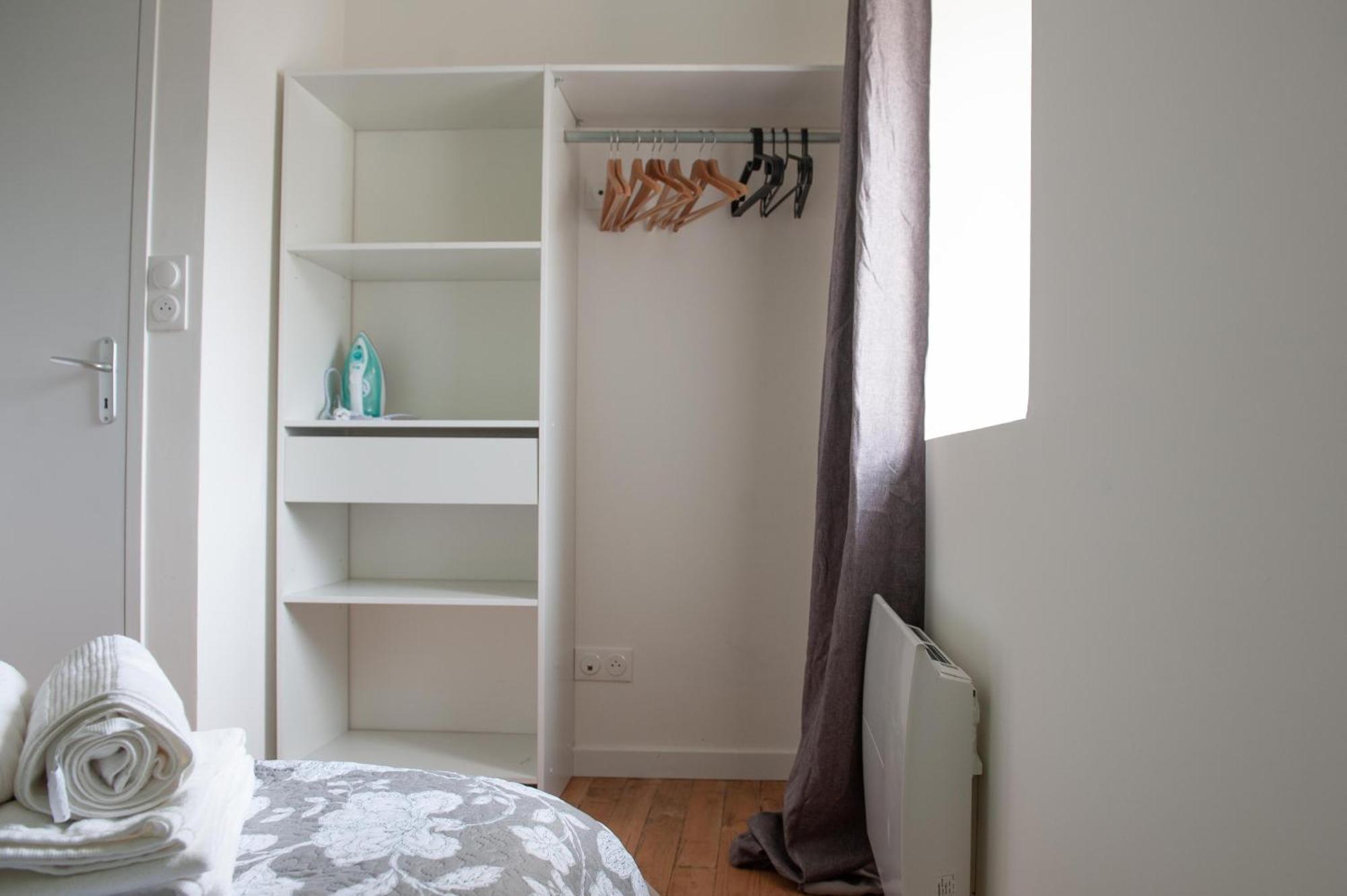 Immeuble De 3 Appartements Avec Cour Interieure Brest Phòng bức ảnh
